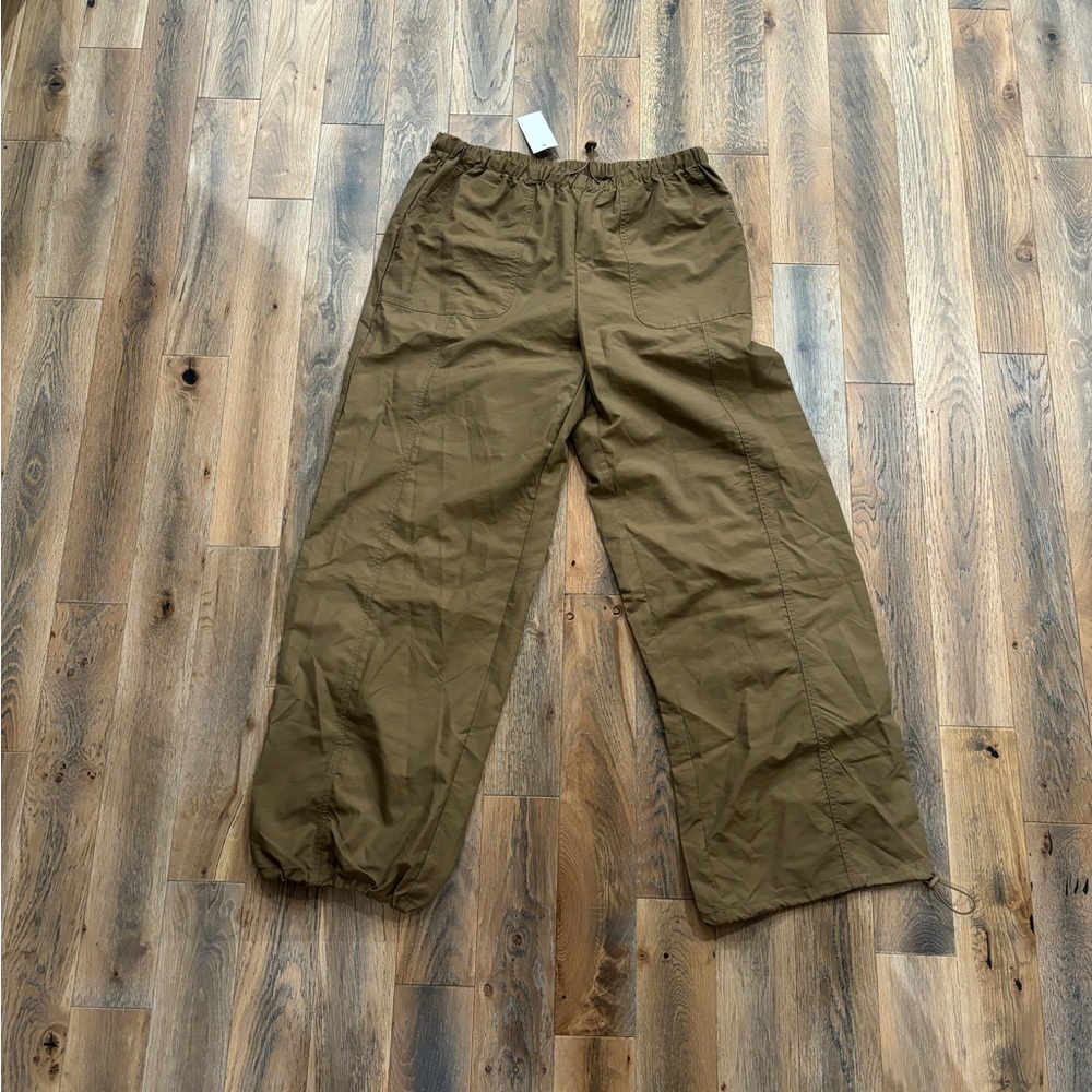 NWT Athletic Pants W/ Toggle Hem